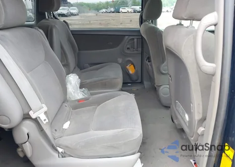 2004 Toyota Sienna Le z USA, uszkodzony, nr VIN 5TDZA23C54S215785